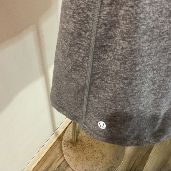Lululemon Gray Tank Top Size 8 - Picture 12 of 13